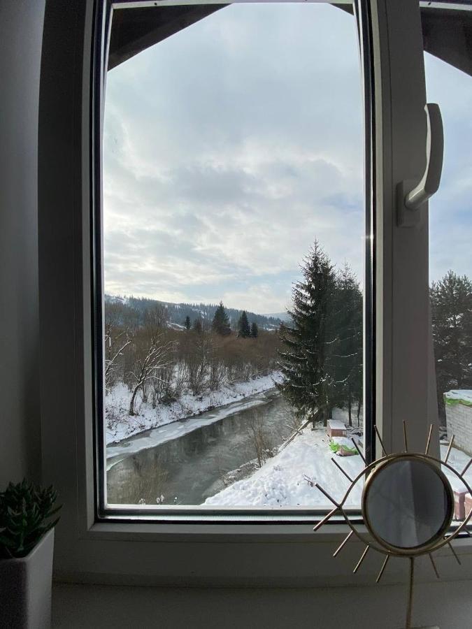 Riverside Славске Екстериор снимка