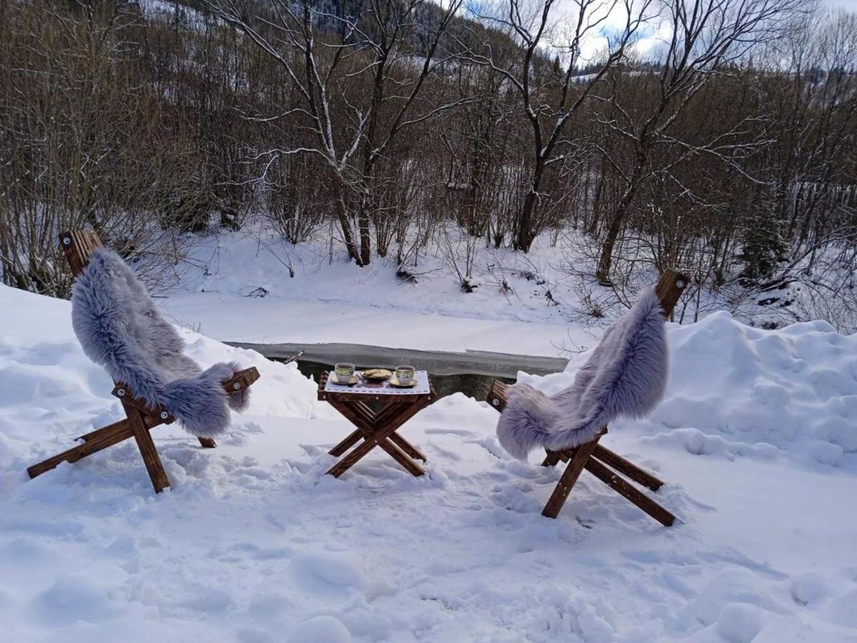 Riverside Славске Екстериор снимка
